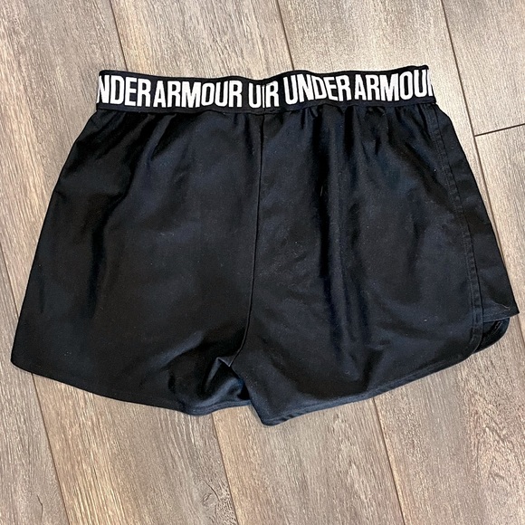 Under Armour Shorts - Picture 3 of 4